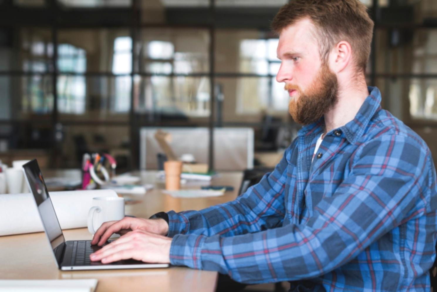 Yaratıcı bir simülasyon oyunu arayüz tasarımı